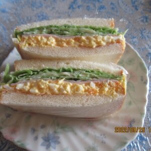 フレンジレタスの玉子とハムのサンドイッチ(^^)
